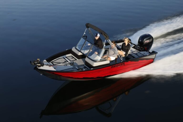 2026 Smoker Craft Adventurer 210 GLS Sport Blue