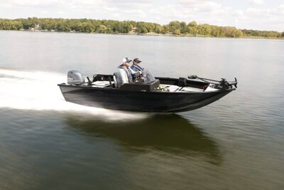 2026 Smoker Craft Excursion 176 DC Pro Black