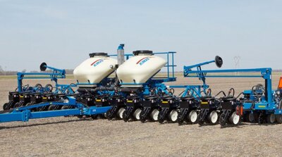 Kinze Planters Pivot Fold 3600 Twin Row