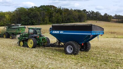 Kinze - 1051 Single Auger Cart