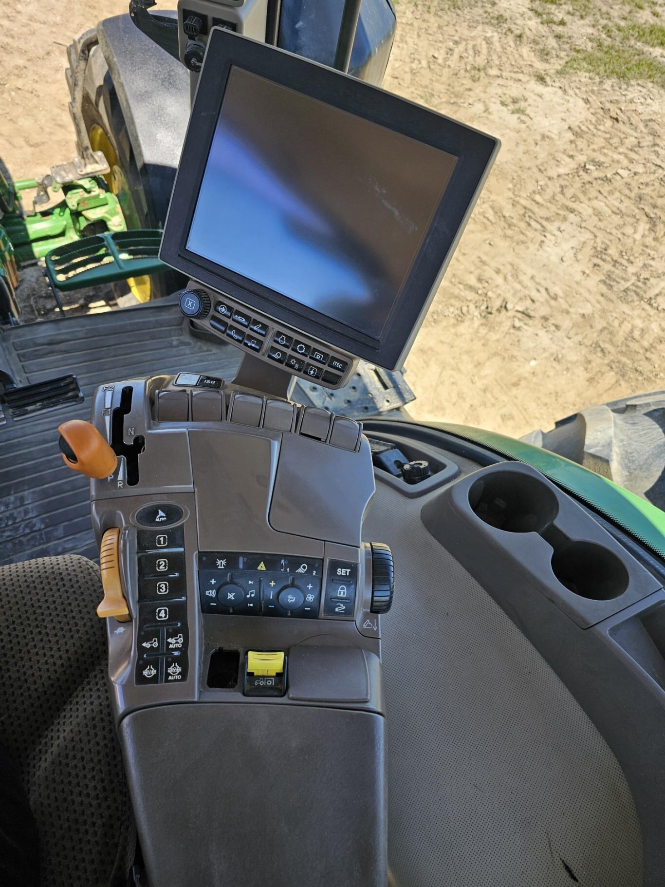 2014 John Deere 7270R