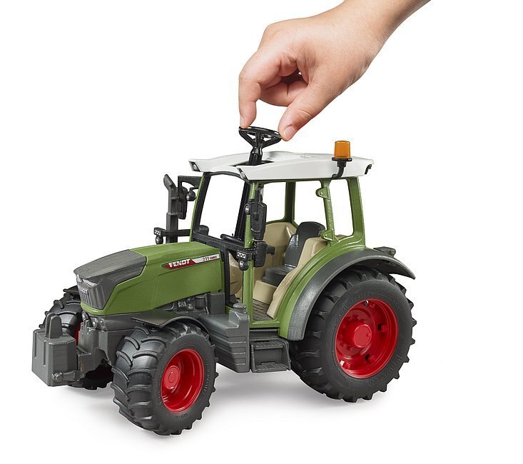 FENDT VARIO 211 TRACTOR