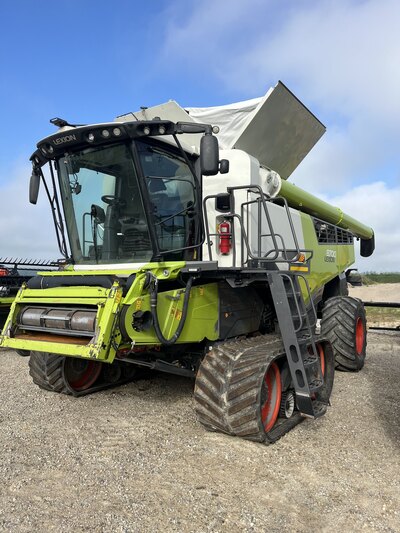 2021 - CLAAS LEXION 8700TT