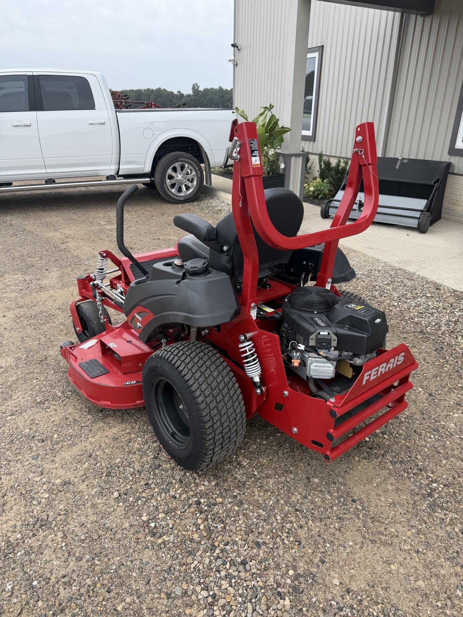 2023 FERRIS ISX 800