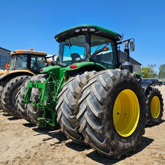 2014 John Deere 7270R