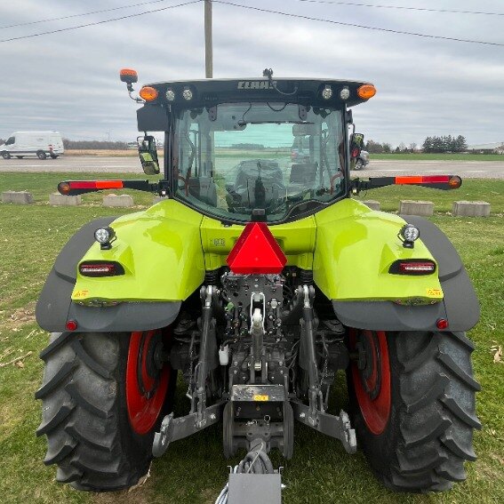 CLAAS Axion 810