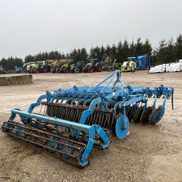 2017 LEMKEN RUBIN 9/300 U