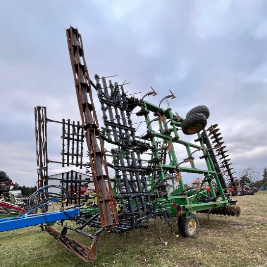 JOHN DEERE 726 CULTIVATOR