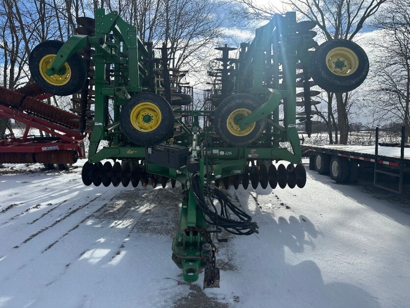 JOHN DEERE 2310 CULTIVATOR