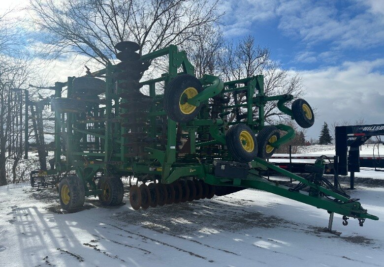 JOHN DEERE 2310 CULTIVATOR