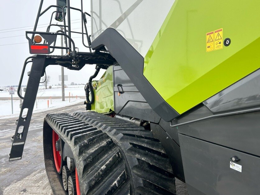 2023 CLAAS LEXION 8700TT