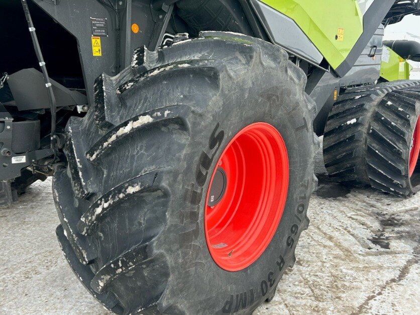 2023 CLAAS LEXION 8700TT