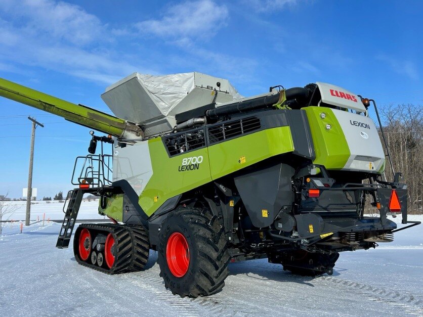 2021 CLAAS LEXION 8700TT