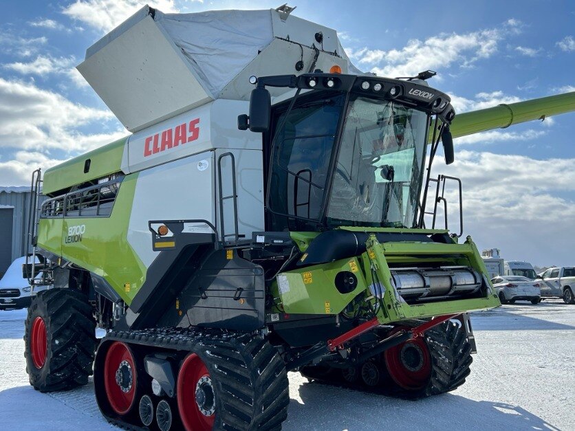 2021 CLAAS LEXION 8700TT