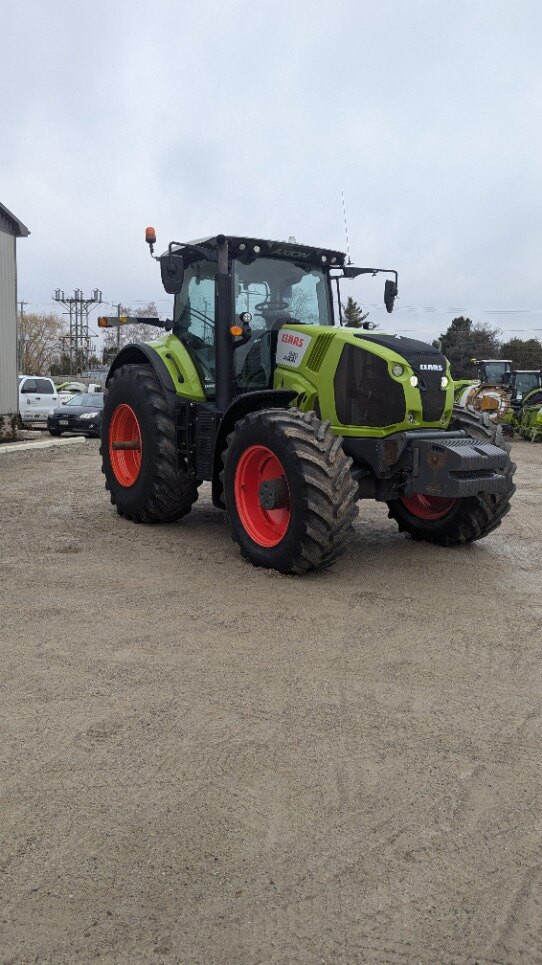 2018 CLAAS Axion 840