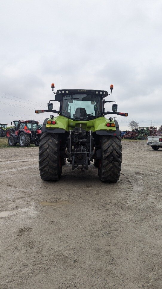 2018 CLAAS Axion 840