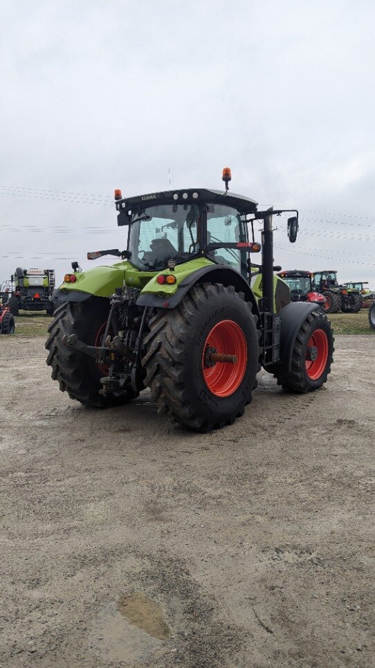 2018 CLAAS Axion 840