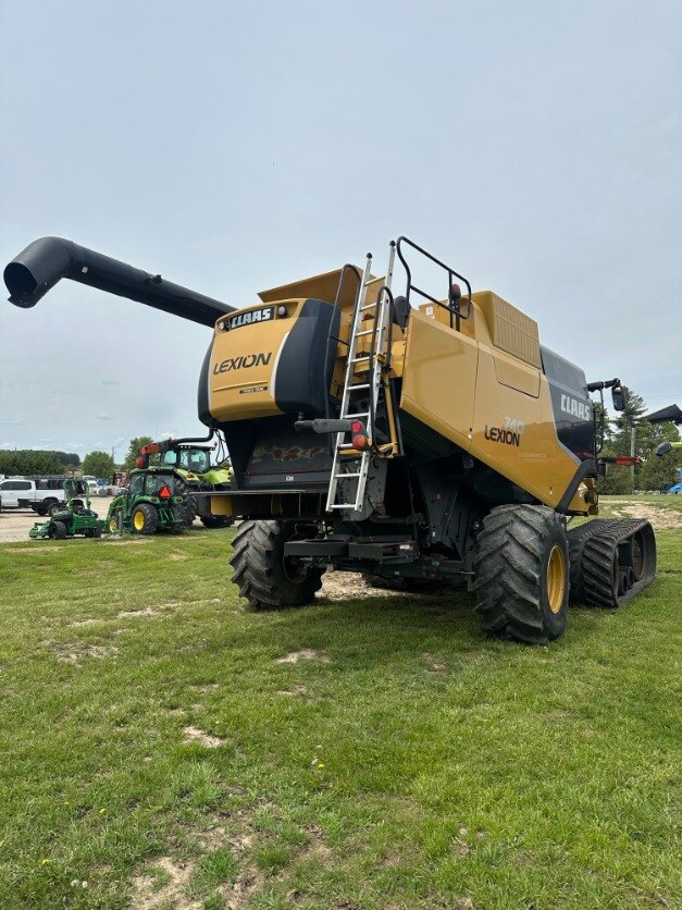 2013 CLAAS LEXION 740