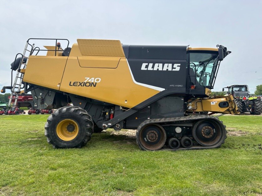 2013 CLAAS LEXION 740