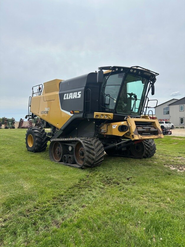 2013 CLAAS LEXION 740