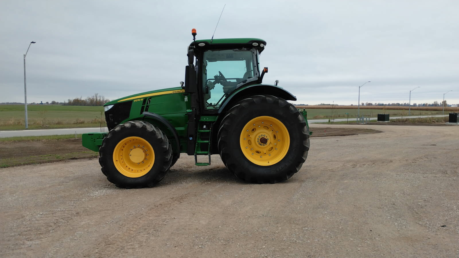 2015 JOHN DEERE 7270R