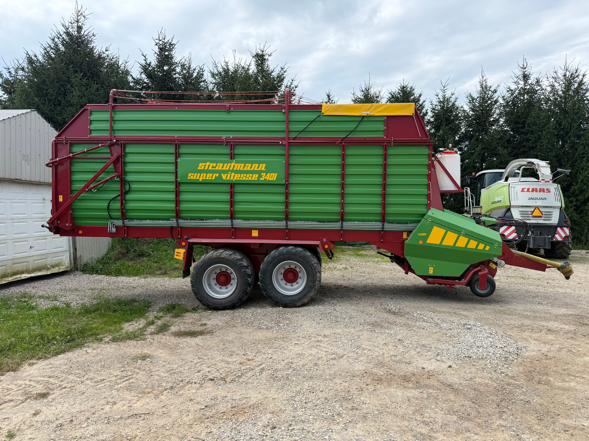 2013 STRAUTMANN 340L SELF LOADING WAGON