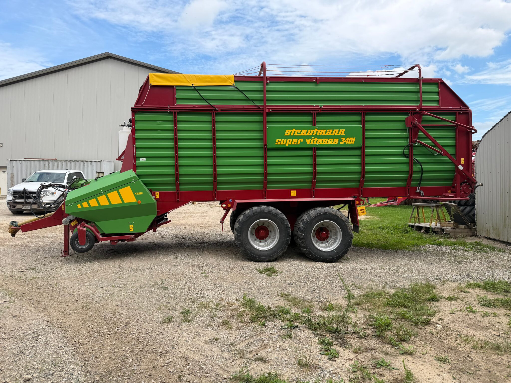2013 STRAUTMANN 340L SELF LOADING WAGON