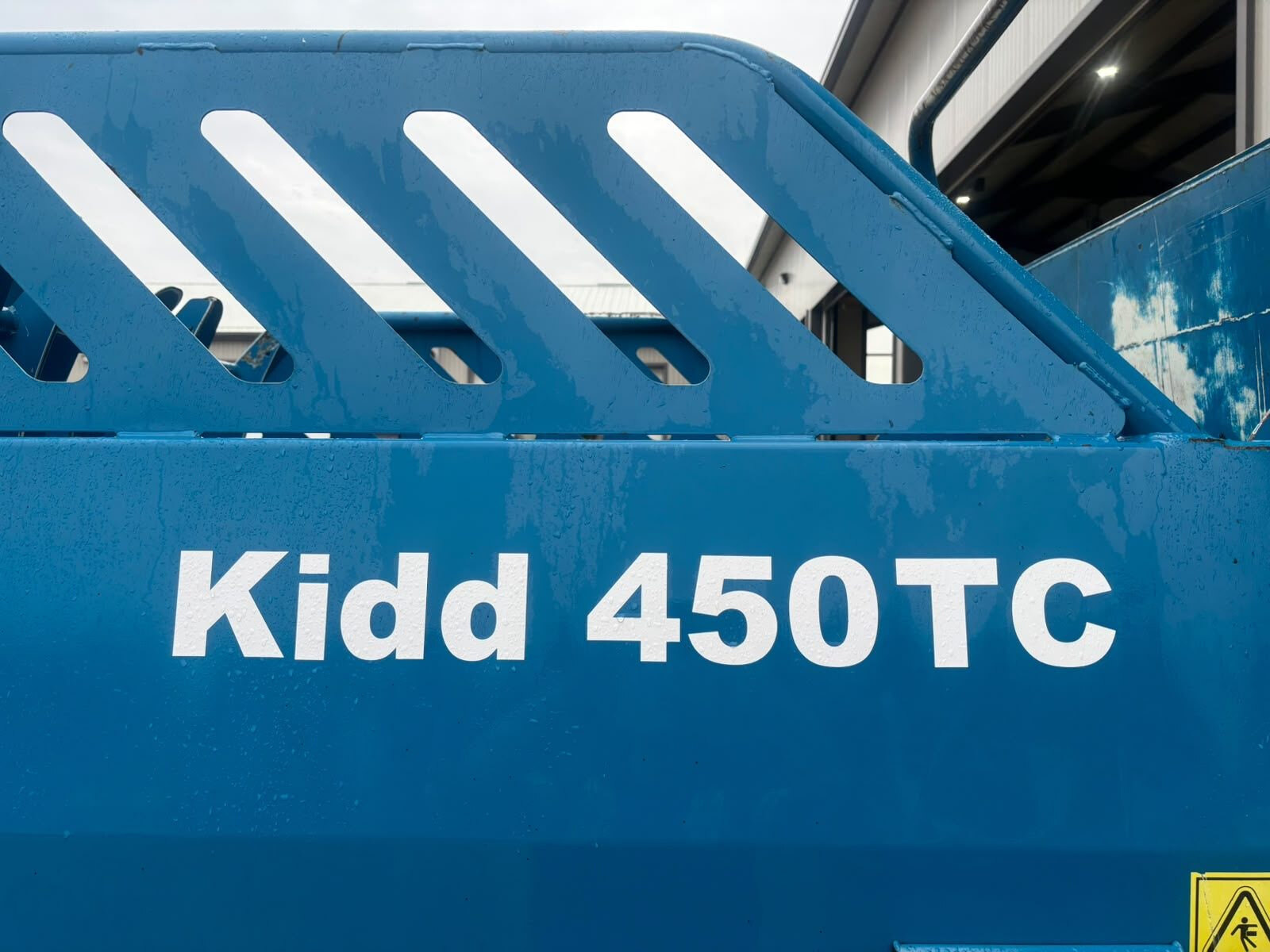 2021 KIDD 450TC BALE SHREDDER