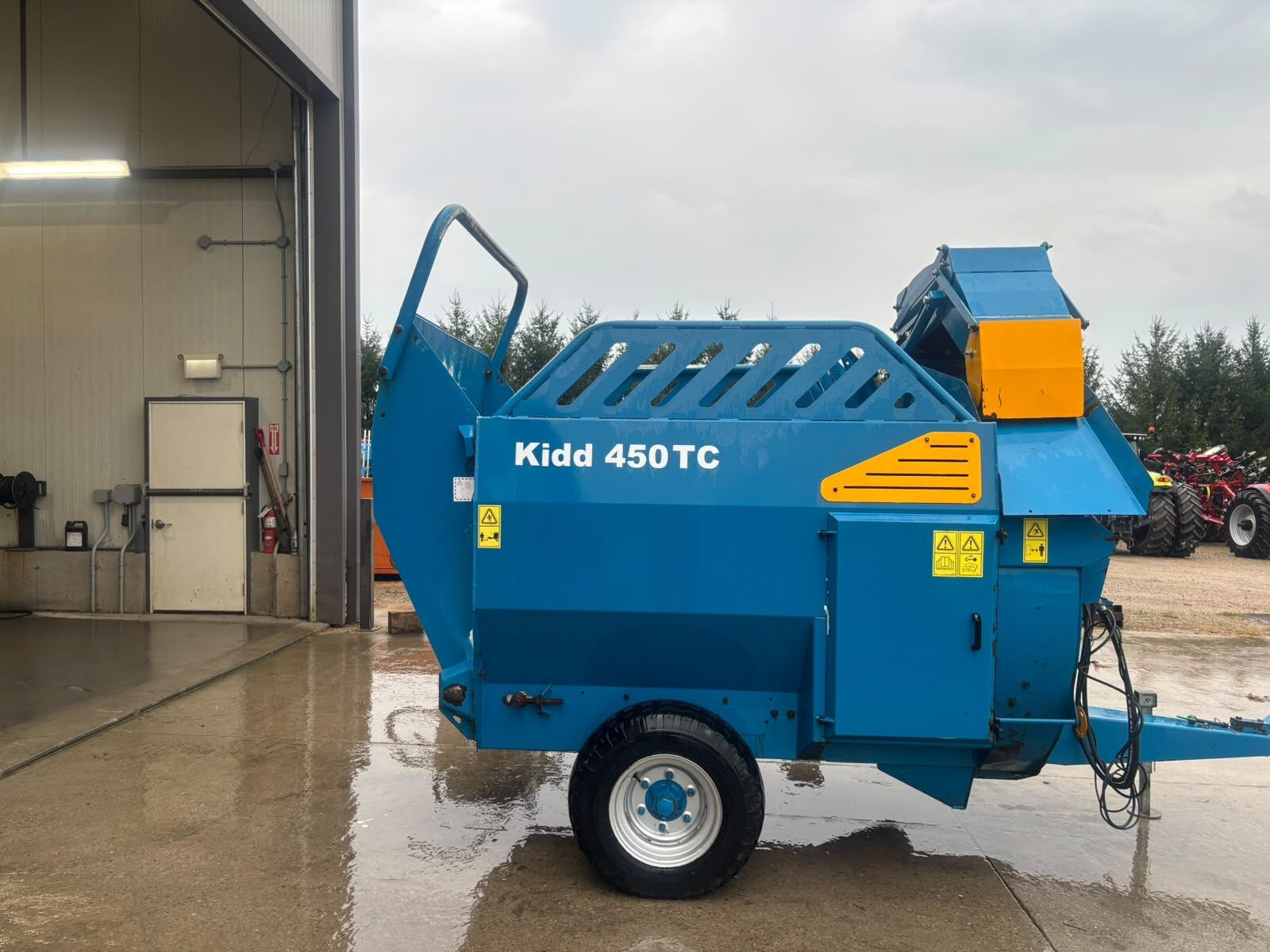 2021 KIDD 450TC BALE SHREDDER