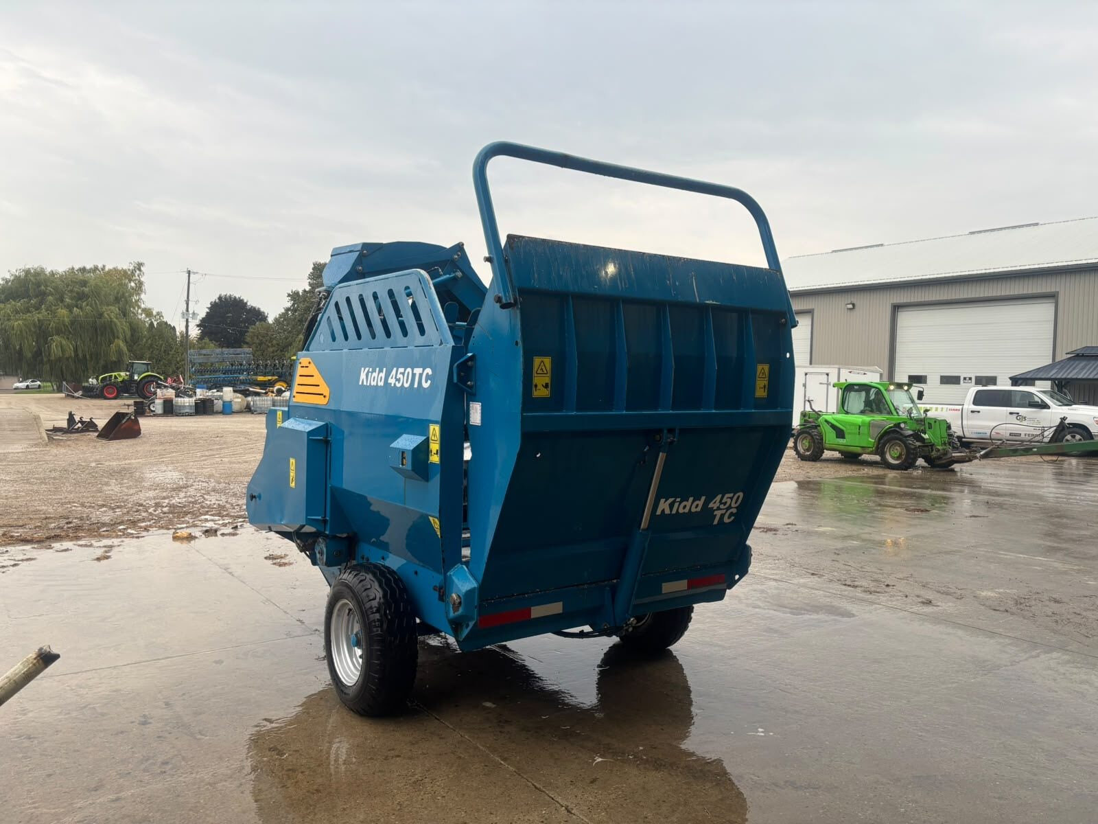 2021 KIDD 450TC BALE SHREDDER