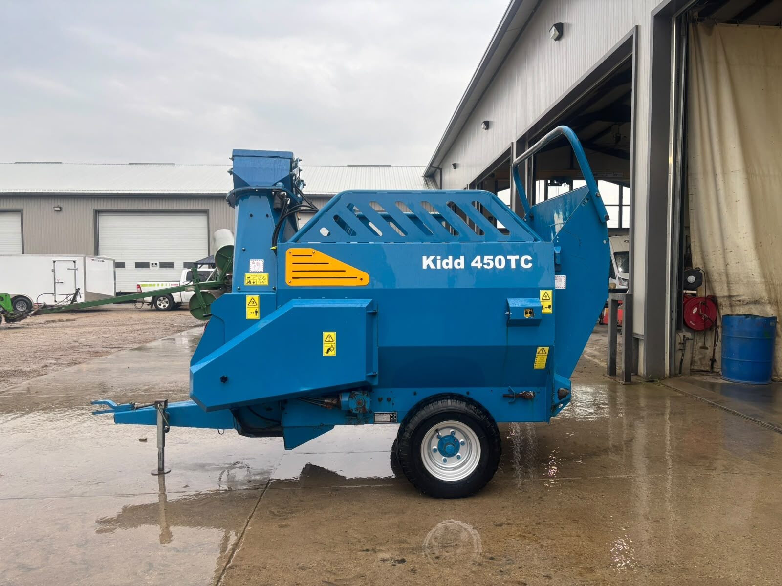 2021 KIDD 450TC BALE SHREDDER