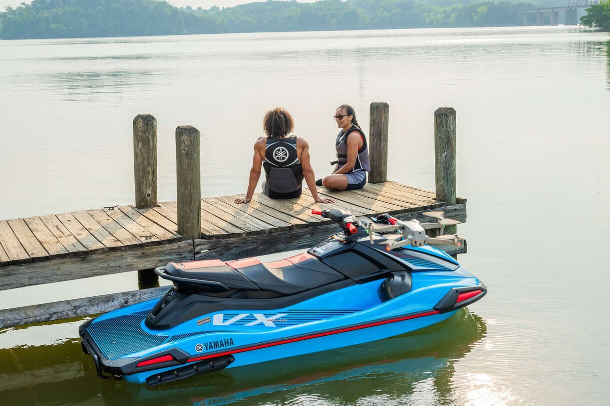 2024 Yamaha VX DELUXE Black/Deepwater Blue