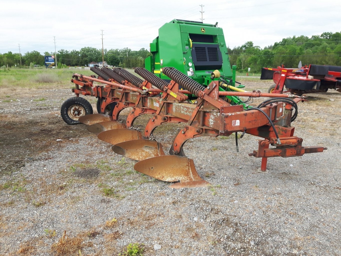 Text Listings White 588 Plow