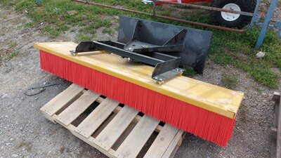 Broomer 6.5 foot push broom