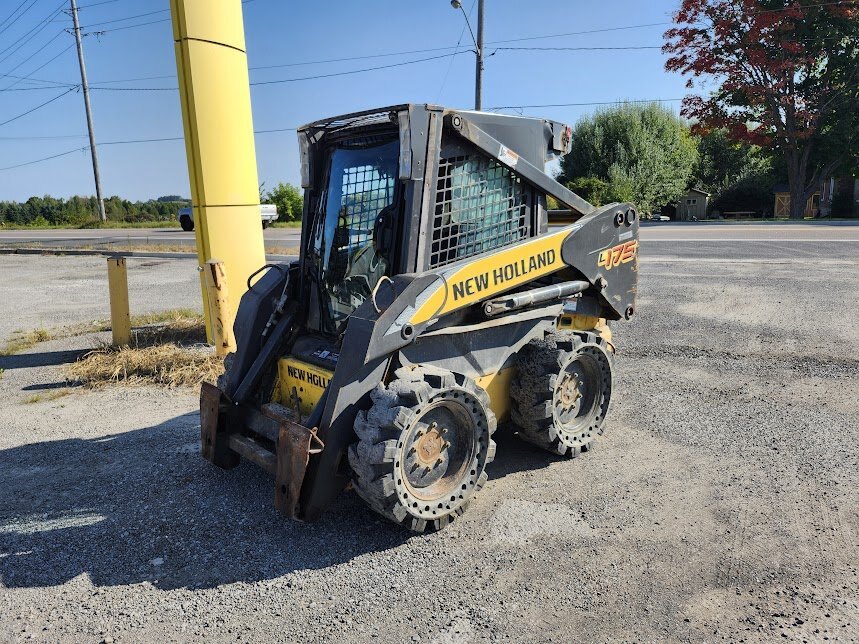 2010 New Holland L175