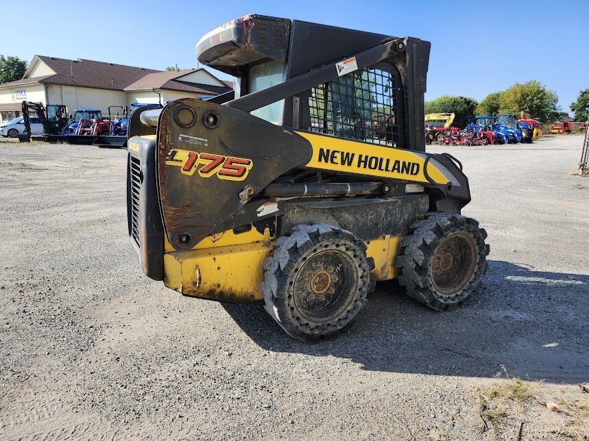 2010 New Holland L175