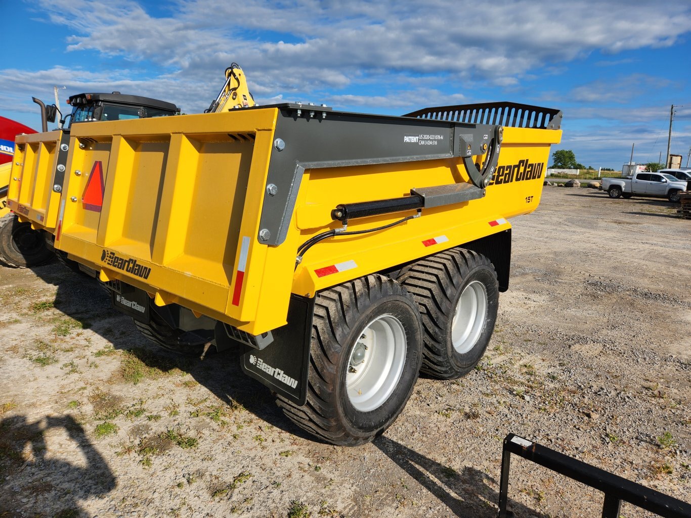 BearClaw 15 ton dump trailer