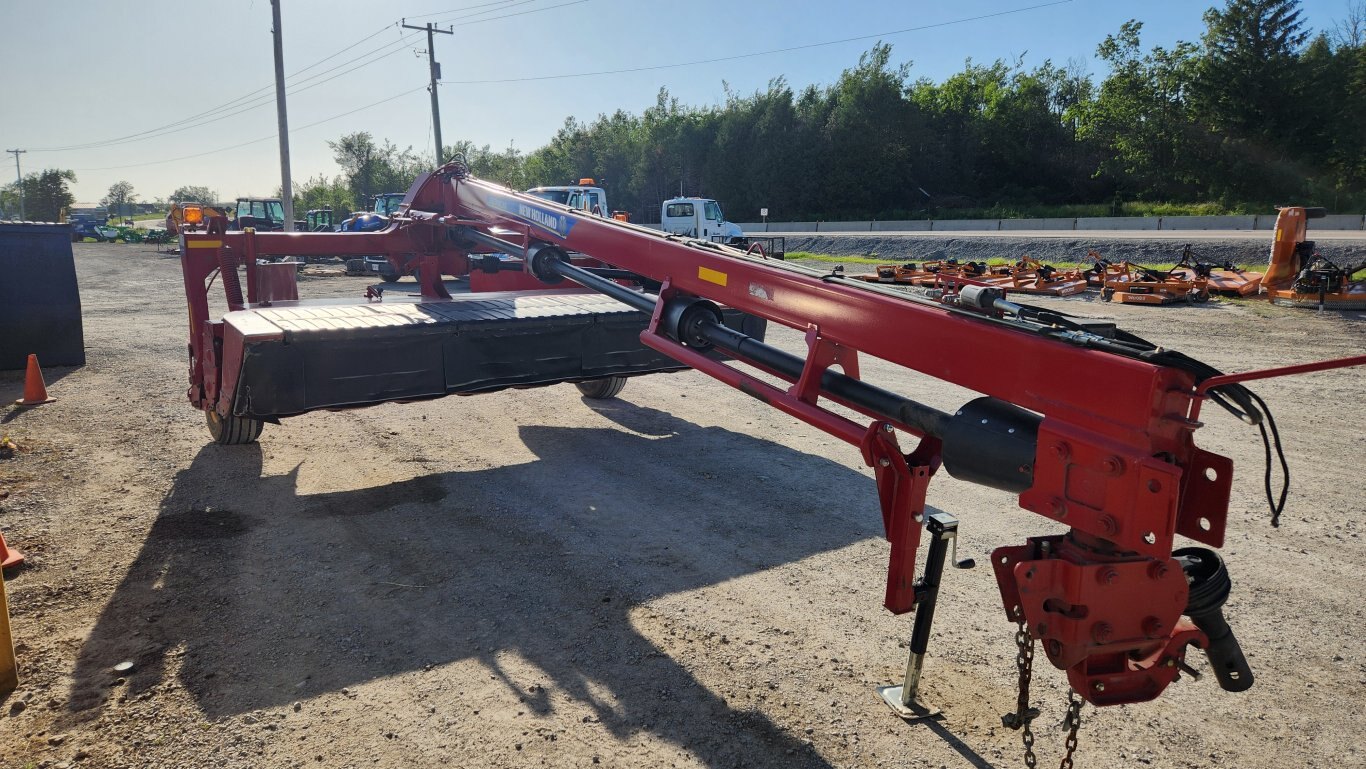 2018 New Holland 313 discbine