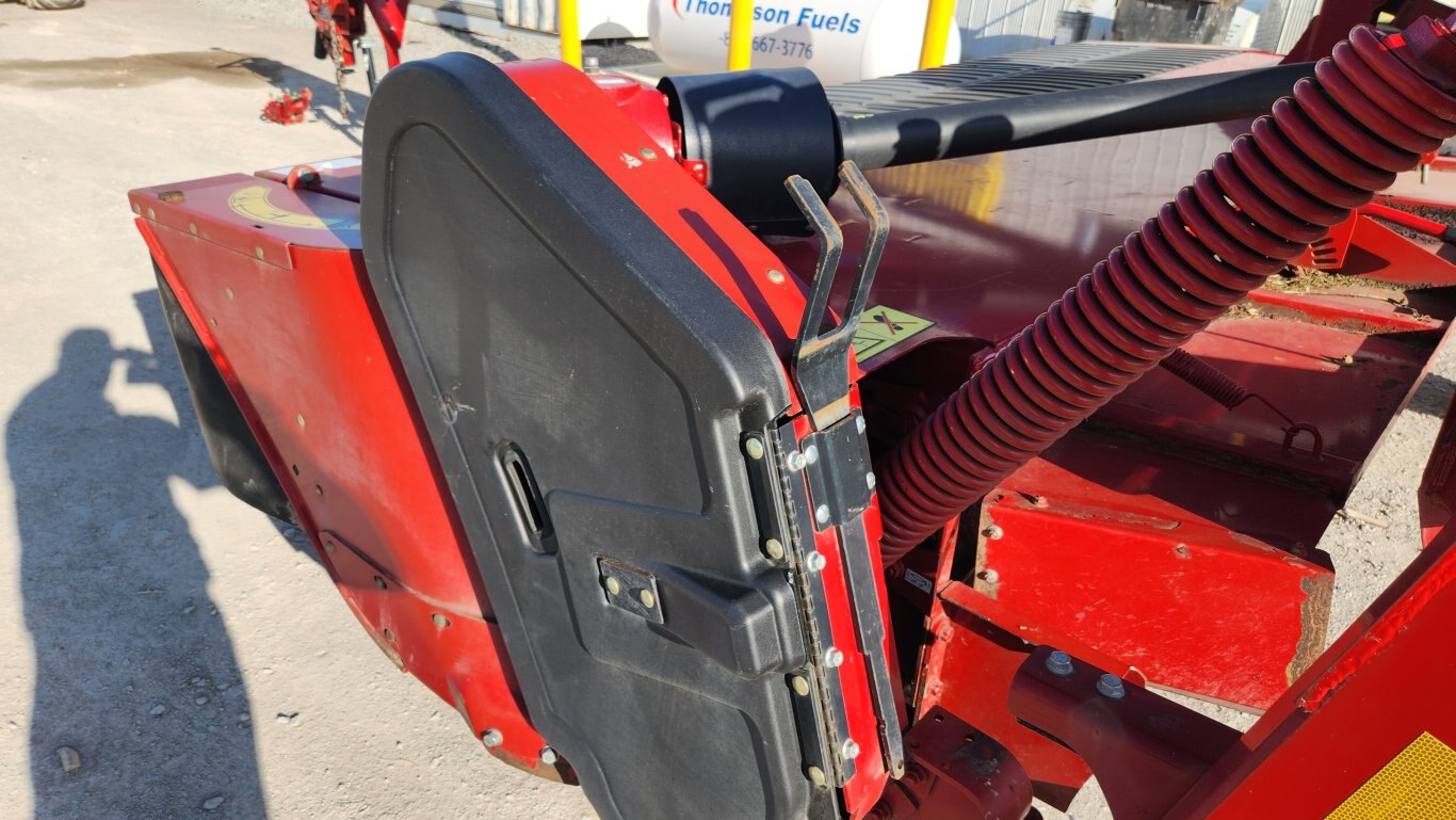 2018 New Holland 313 discbine