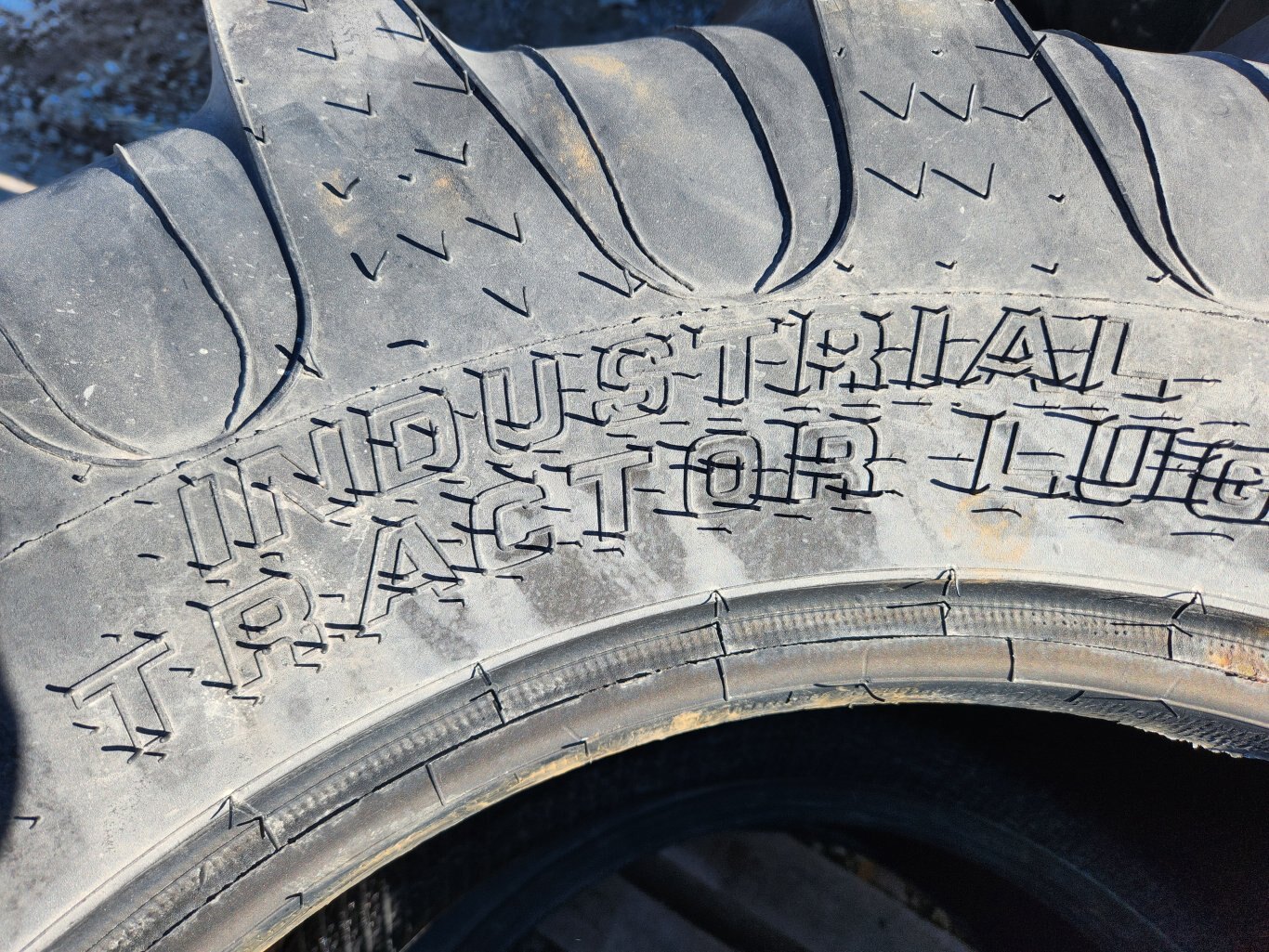 Titan 17.5L 24 Industrial Tractor Lug tires