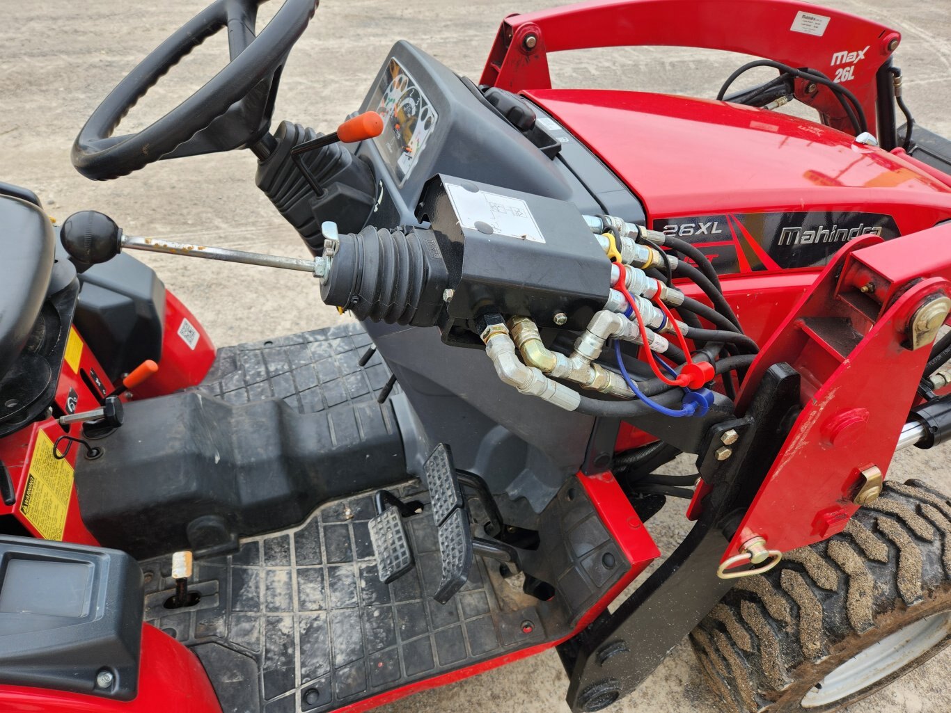 2015 Mahindra Max 26 tractor loader backhoe