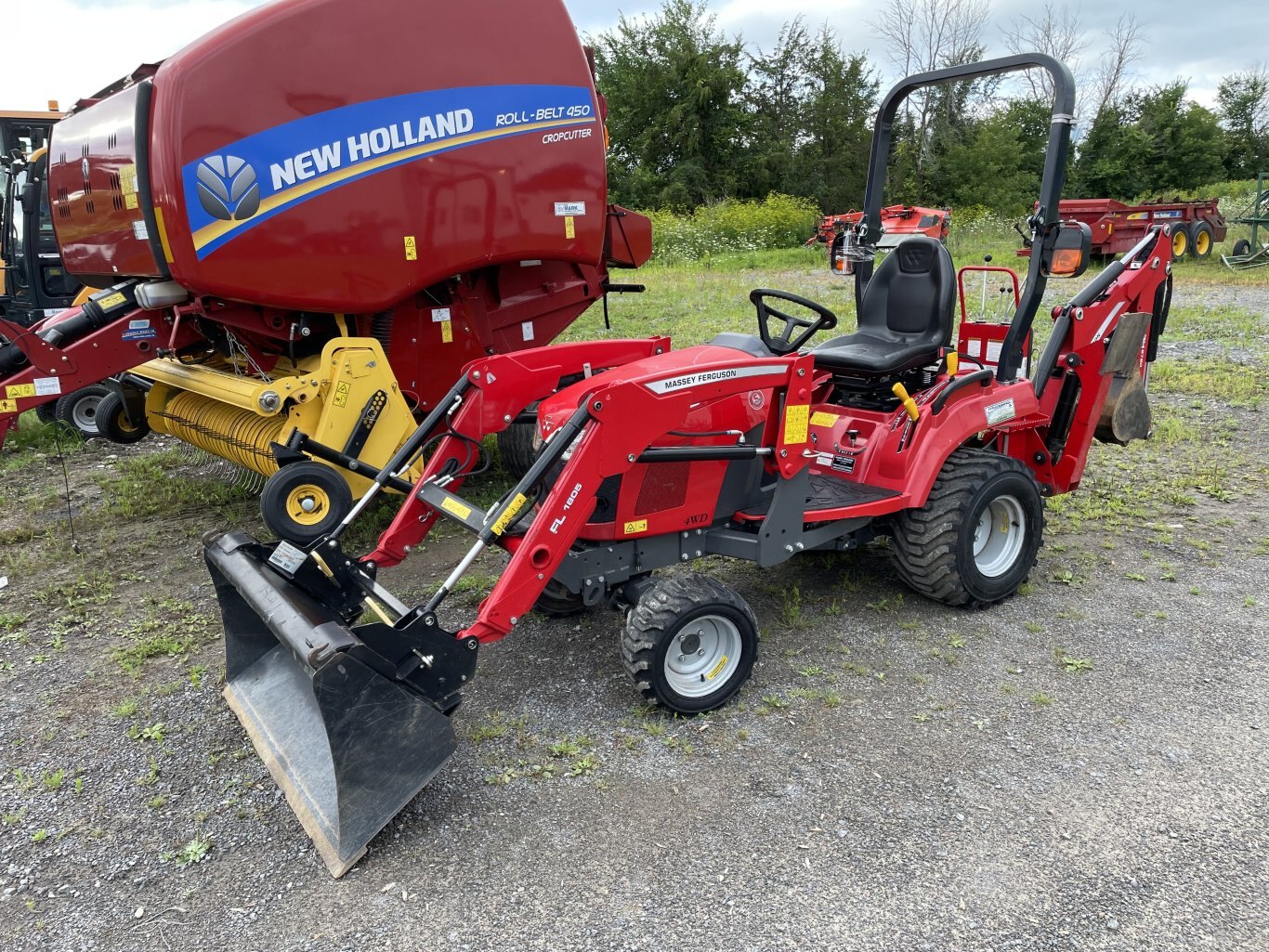 2021 Massey Ferguson GC1723E