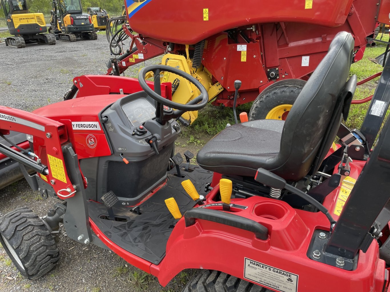 2021 Massey Ferguson GC1723E