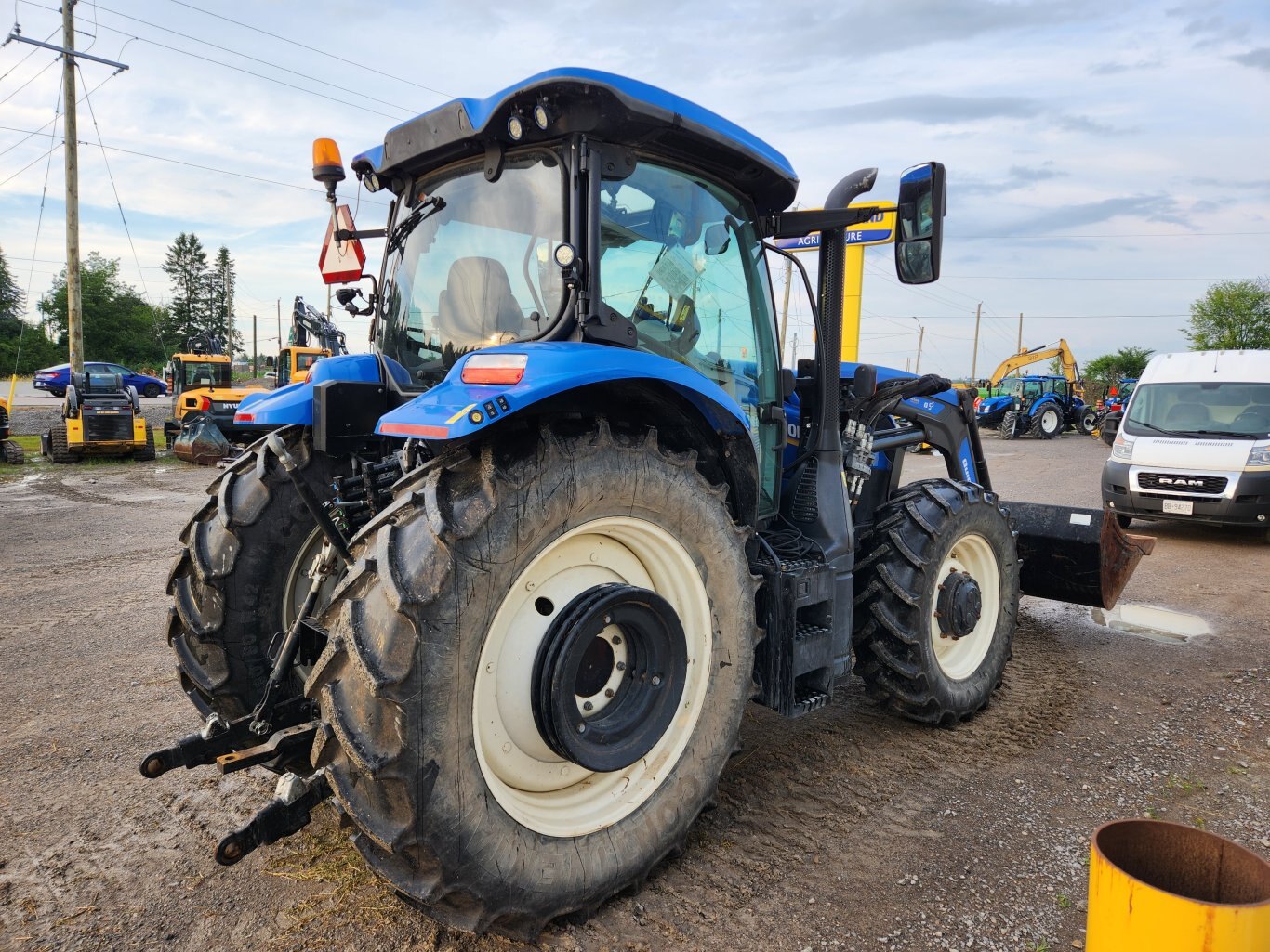 New Holland T5.100 T6.175 tractors