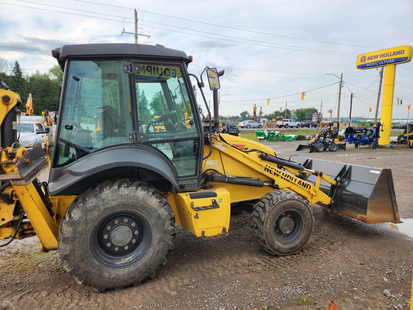 New Holland B95B backhoe