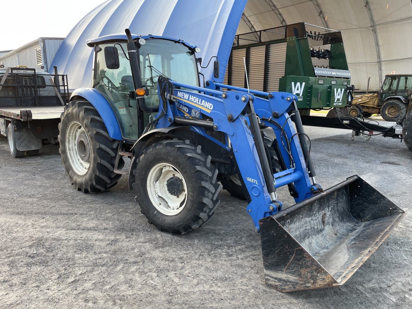 2014 New Holland T4.105 Dual Command tractor