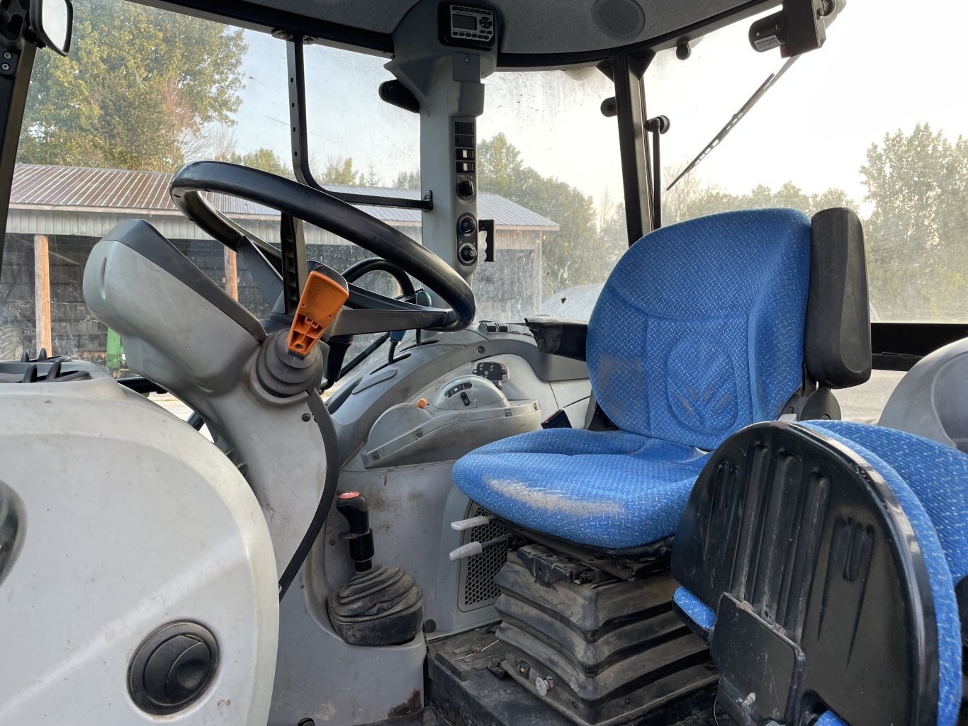 2014 New Holland T4.105 Dual Command tractor