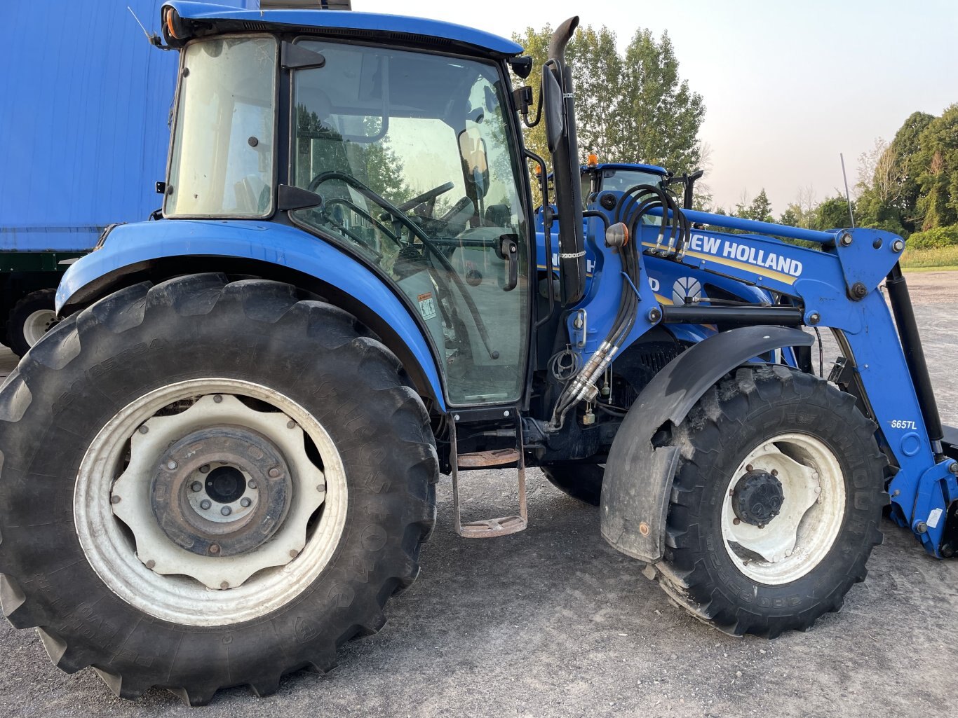 2014 New Holland T4.105 Dual Command tractor