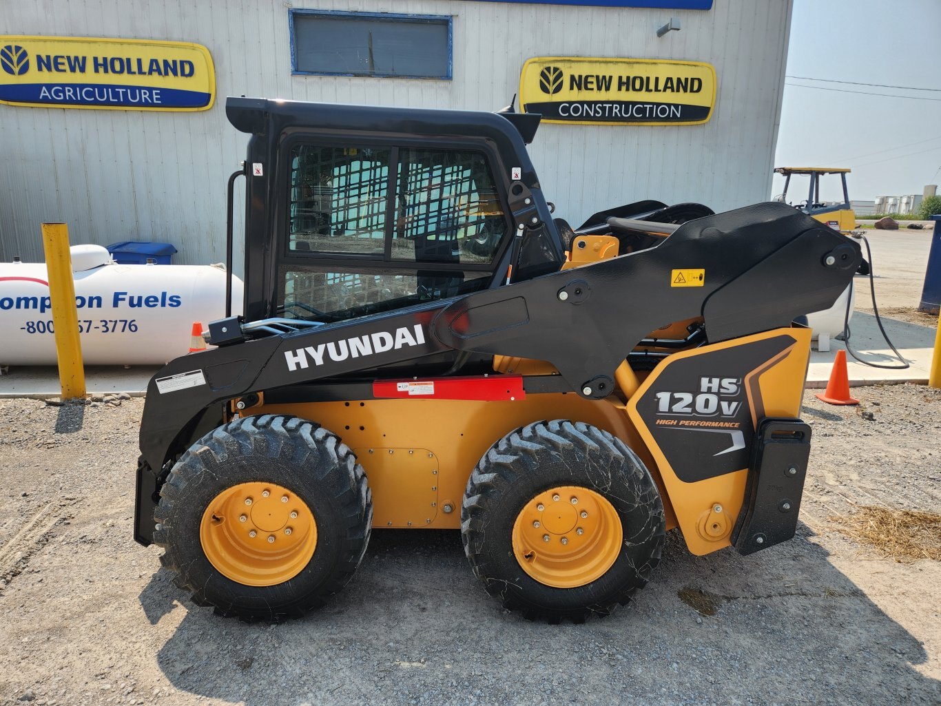 NEW Hyundai HS120V Skidsteer