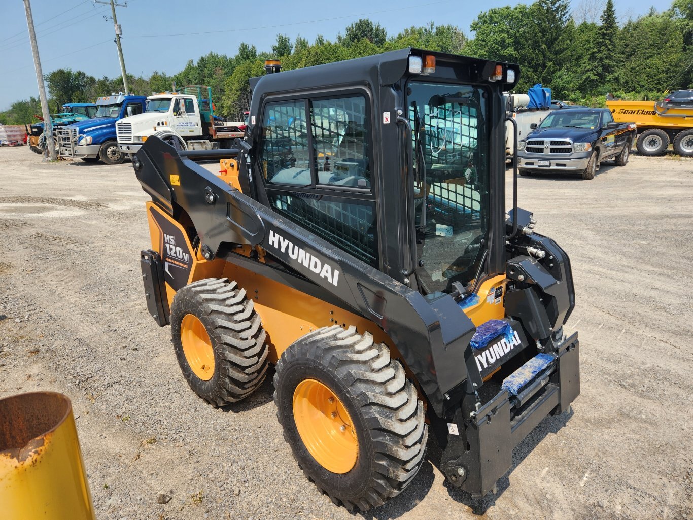 NEW Hyundai HS120V Skidsteer